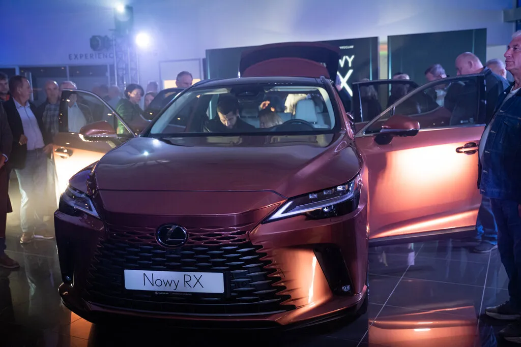 Lexus Wrocław – dlaczego warto wybrać hybrydy typu plug-in w segmencie premium?