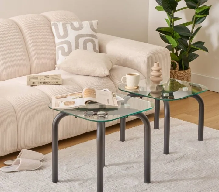 Jak urządzić funkcjonalny salon w małym mieszkaniu?