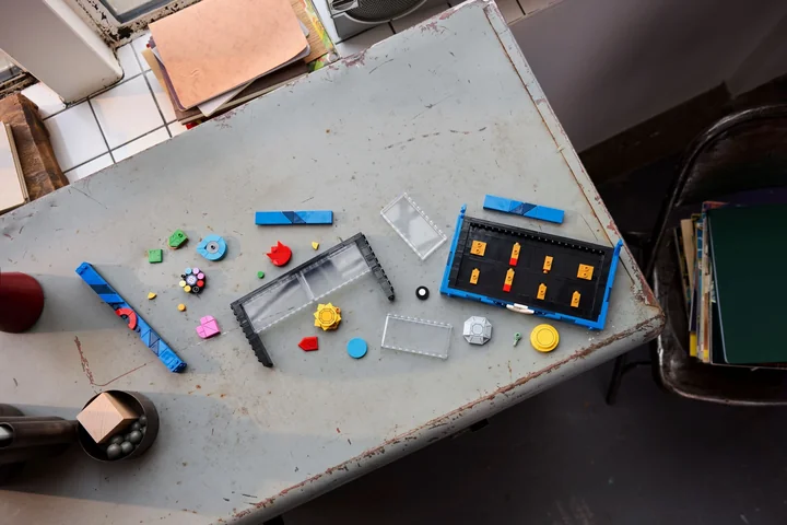 Obraz do artykułu: Klocki LEGO Pokemon które tworzą spójną ekspozycję zamiast przypadkowej zbieraniny