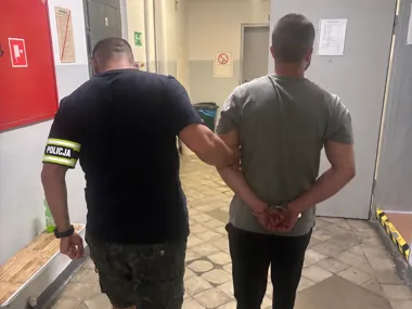 Funkcjonariusze komendy miejskiej i KAS w Opolu zabezpieczyli ponad 9,5 kg środków odurzających o czarnorynkowej wartości 450 tys. zł