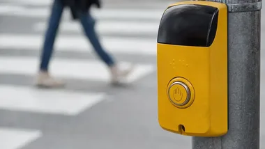 Strażnicy ruszyli do szkół i przedszkoli. Uczą dzieci bezpieczeństwa