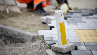 Zwężenie na Ozimskiej. Przy Kamińskiego zamkną ścieżkę pieszo-rowerową