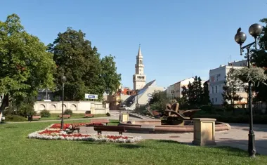 W Ozimku uczyli się reagować zanim zawyją syreny – praktyczne porady i pokaz plecaka ewakuacyjnego