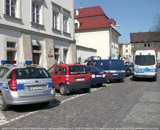 Nietrzeźwy kierowca busa zatrzymany na autostradzie w okolicach miasta