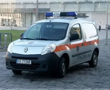 Strażnicy ruszyli do szkół i przedszkoli. Uczą dzieci bezpieczeństwa