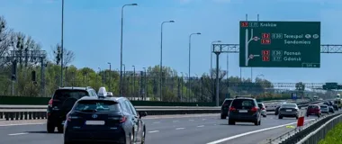Jazda na zderzaku odbiera czas na reakcję na drodze szybkiego ruchu
