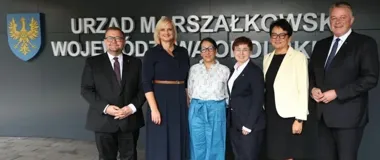 Trzy porozumienia na forum regionów. Wśród nich umowa młodzieżowa
