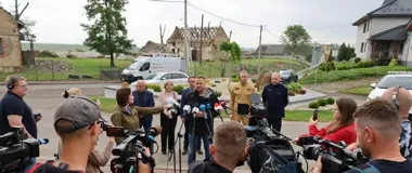 Trąba powietrzna zniszczyła 18 budynków w Balcarzowicach. Rusza szacowanie szkód i wypłata zaliczek