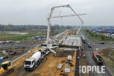 Węzeł przy Makro wchodzi w nowy etap po betonowaniu drugiej nitki wiaduktu