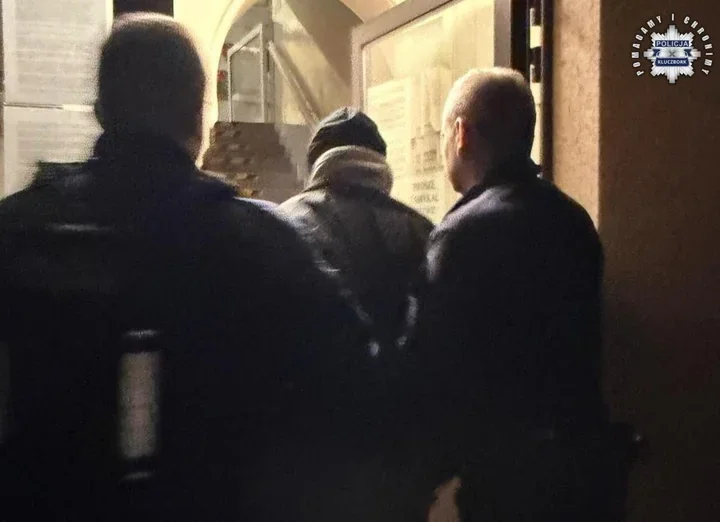 33-latek ukradł auto szwagra i rozbił je o ogrodzenie - w kieszeni amfetamina