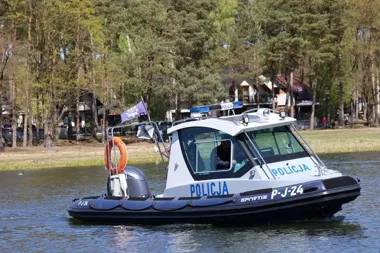 Wakacje nad wodą w Opolu. Policja ostrzega przed alkoholem i brawurą