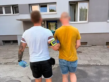 Kilkadziesiąt wiadomości dziennie przez 1,5 roku. 34-latek zatrzymany