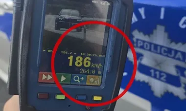186 km/h na obwodnicy Głubczyc. Kierowca chciał tylko pokazać Audi