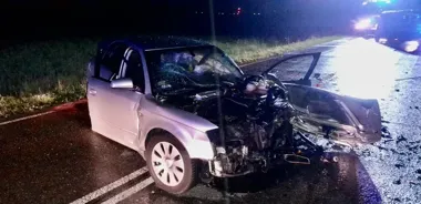 Na DW423 uderzył w stojące audi - 43-latek zginął, 29-latek trafił do aresztu