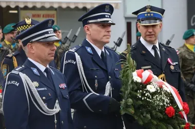 Na Placu Wolności stanęły sztandary - Opole uczciło 81. rocznicę zwycięstwa