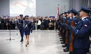 55 nowych policjantów weszło do służby - Opole nagrodziło też weteranów