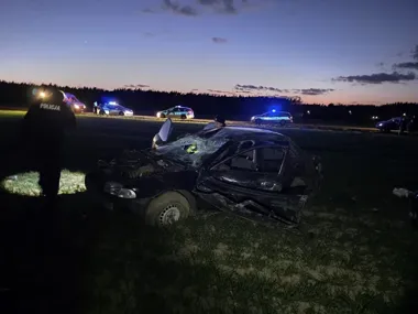 Audi wypadło z drogi po pościgu - kierowca miał promil i dożywotni zakaz