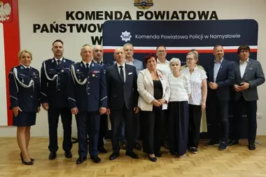27 policjantów z Namysłowa awansowało. Wręczono też medale za współpracę