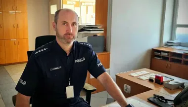 Kierowca busa bełkotał na A4. Policjant odnalazł go na czas