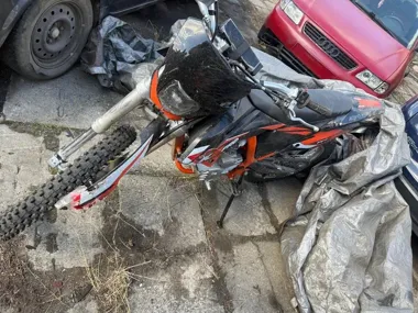 40-latek w szpitalu po zderzeniu quada i motocykla crossowego