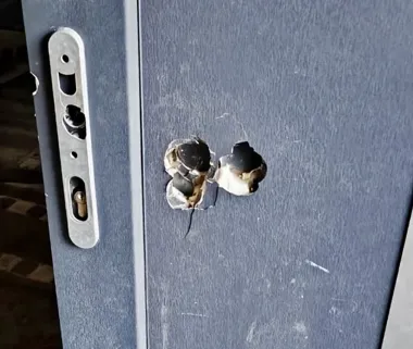 Ukradli auto i schowali się na strychu - policja znalazła ich za szafami