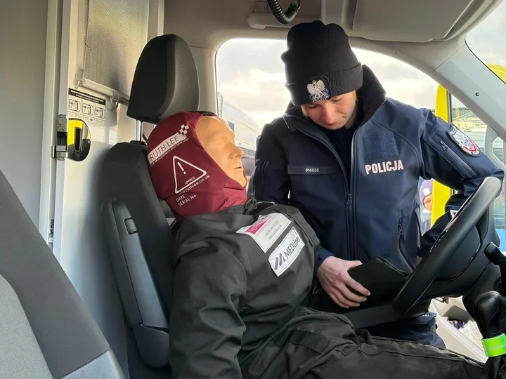 Kilka dni szkolenia - policjanci z Opolszczyzny wychodzą z tytułem ratownika