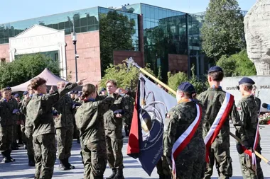 Ślubowanie na sztandar w Opolu. Ważny dzień dla klasy mundurowej
