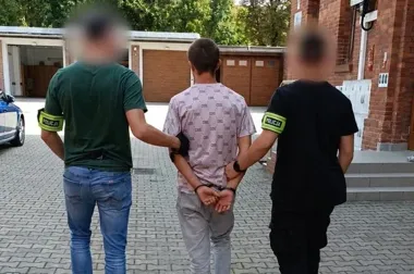 Dwaj bracia podejrzani o pobicie w Opolu deportowani z Polski