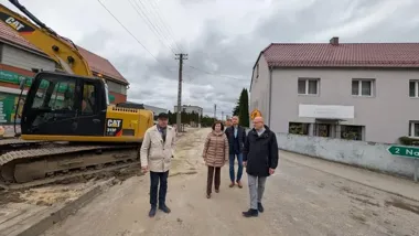 Nakielska w przebudowie ma skończyć z wąskimi poboczami i ciemnymi przejściami
