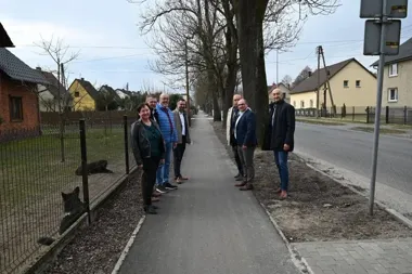 W terenie o drogach – Starosta i zarząd dróg podsumowali inwestycje w Murowie